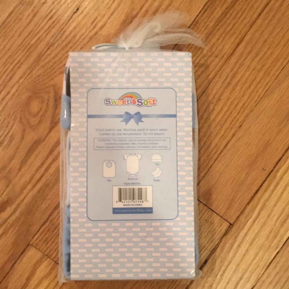 Sweet Soft Layette Set - Picture 2 of 2